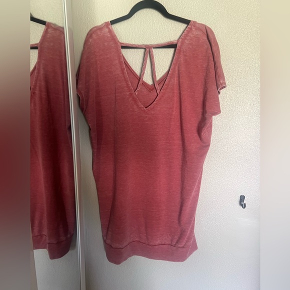 Express One Eleven pink oversized v neck tee Small Runs big - Picture 2 of 3
